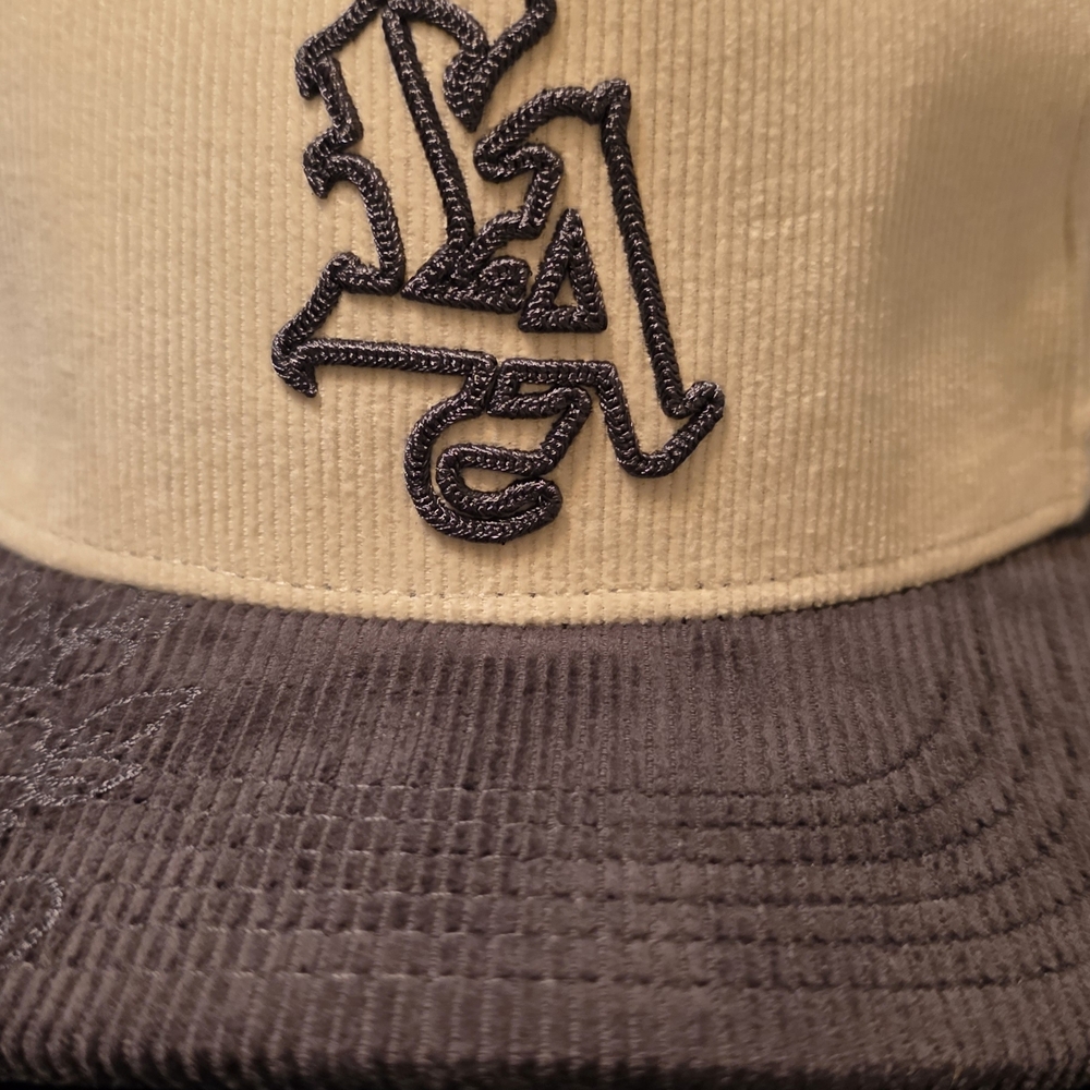 Dvniel Luu Snapback LA Limited Edition Satin Lined Hidden Pockets Crème Grey NEW